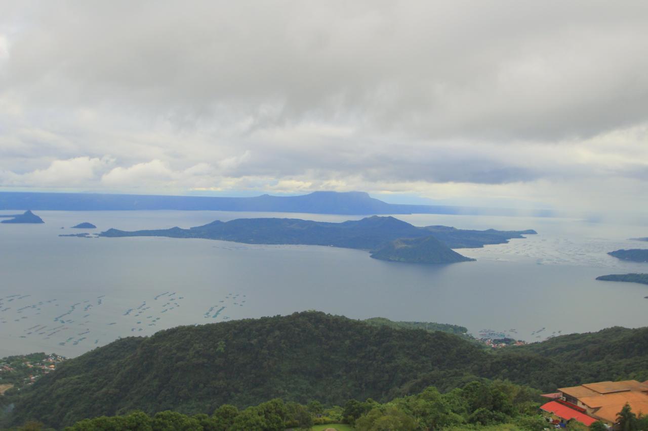 Taal View Room Tagaytay Staycation With Wifi Тагайтай Экстерьер фото
